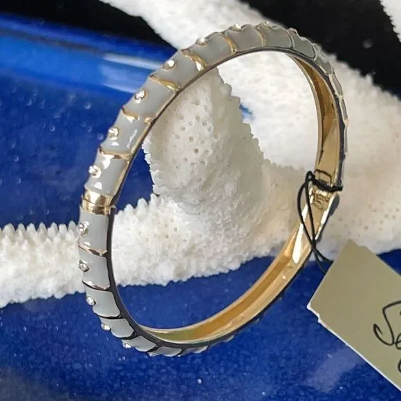 White Enamel Geometric Pattern Accented with Clear Crystals in Gold Hinged NWT - Picture 2 of 7